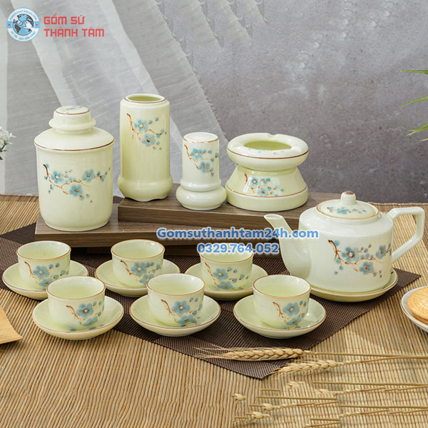 ẤM CHÉN TRẮNG HOẠ TIẾT MEN KEM IN LOGO ĐẸP MẮT