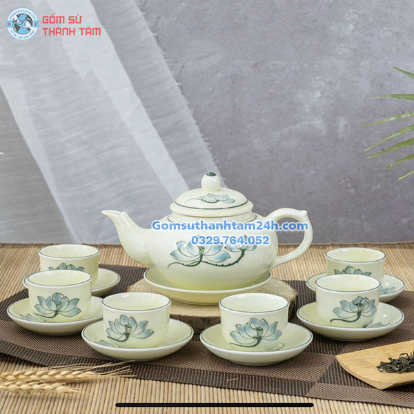 ẤM CHÉN TRẮNG HOẠ TIẾT MEN KEM IN LOGO ĐẸP MẮT