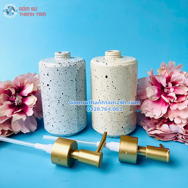 Bình xịt phòng tắm dáng trụ cao