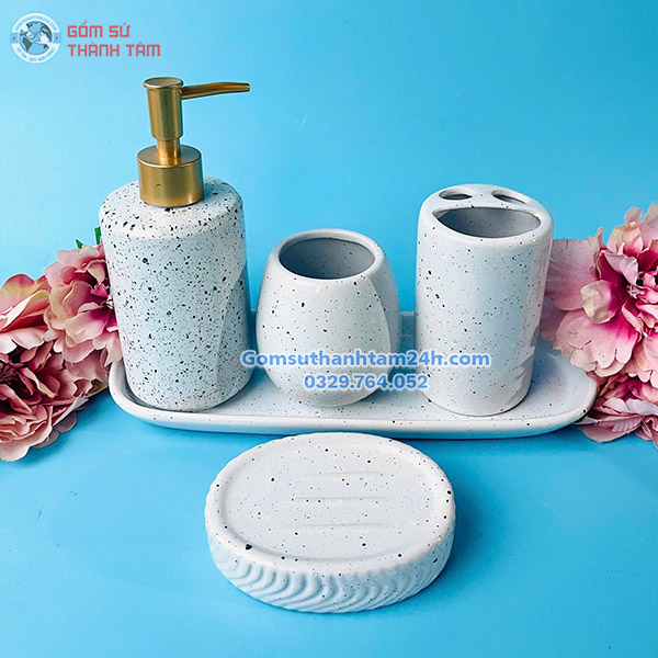 Bình xịt phòng tắm dáng trụ cao