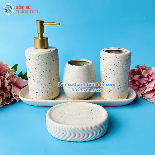 Bình xịt phòng tắm dáng trụ cao