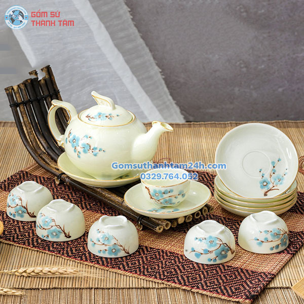 ẤM CHÉN TRẮNG HOẠ TIẾT MEN KEM IN LOGO ĐẸP MẮT