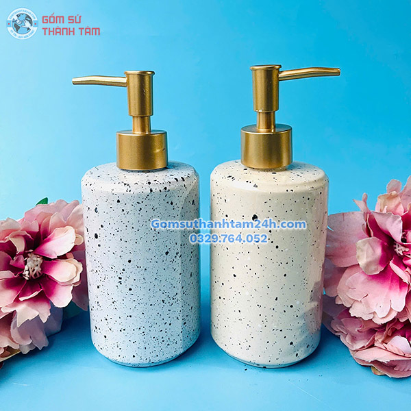 Bình xịt phòng tắm dáng trụ cao