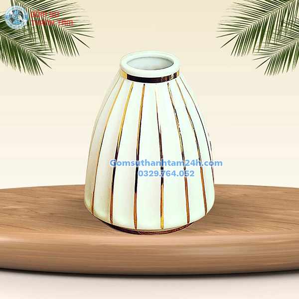 BÌNH HOA MEN TRẮNG DÁNG THẤP VIỀN VÀNG KIM