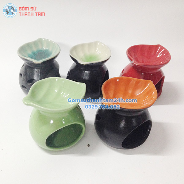 ĐÈN TINH DẦU BẰNG NẾN MIỆNG HÌNH LÁ ĐẸP MẮT