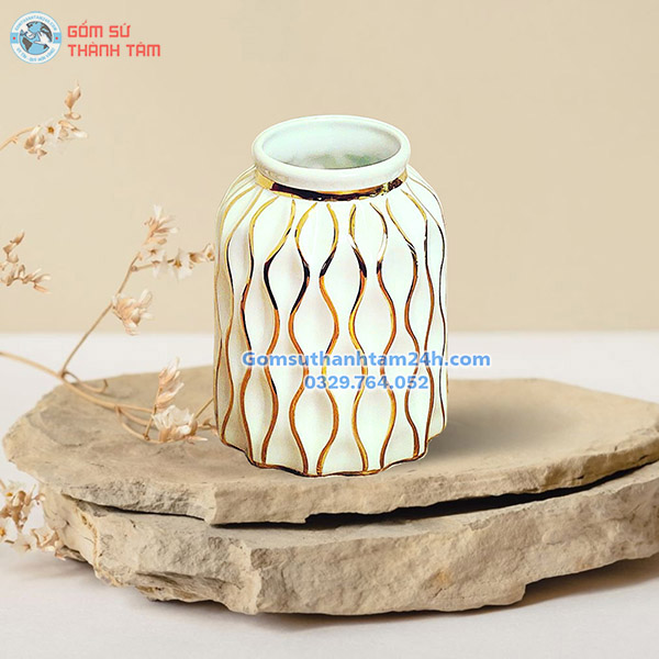 BÌNH HOA MEN TRẮNG DÁNG THẤP VIỀN VÀNG KIM