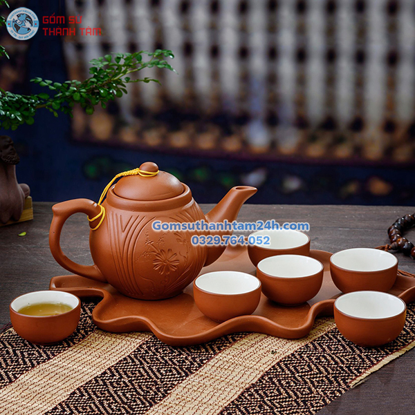 ẤM CHÉN TỬ SA MEN ĐỎ KHAY LÁ NHỌN SANG TRỌNG