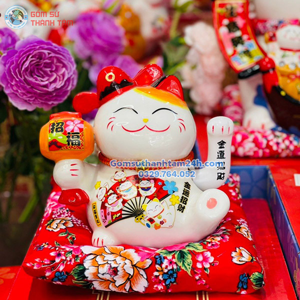 MÈO THẦN TÀI VẪY TAY 16CM CẦM BÚA VẬN DÙNG PIN