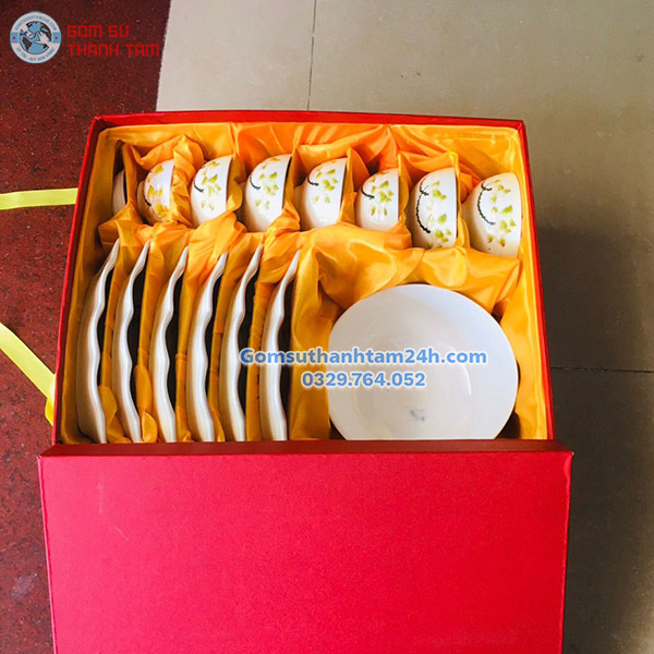 HỘP ĐỰNG BÁT ĐĨA LÀM QUÀ TẶNG ĐẸP MẮT