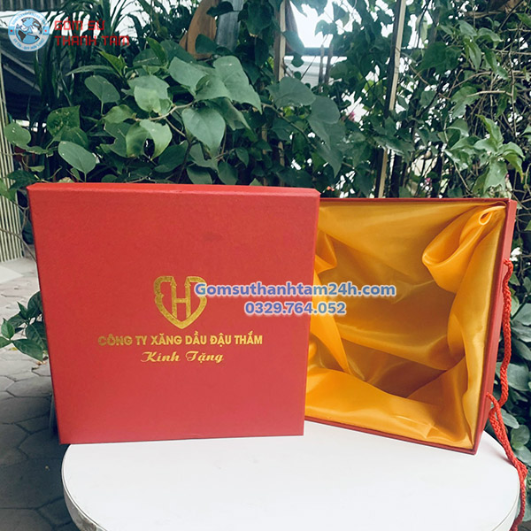 HỘP ĐỰNG QUÀ TẶNG MÀU ĐỎ LÓT LỤA CAO CẤP