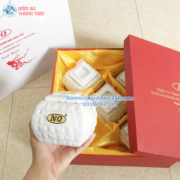 HỘP ĐỰNG KHAY MỨT LÀM QUÀ TRI ÂN KHÁCH HÀNG