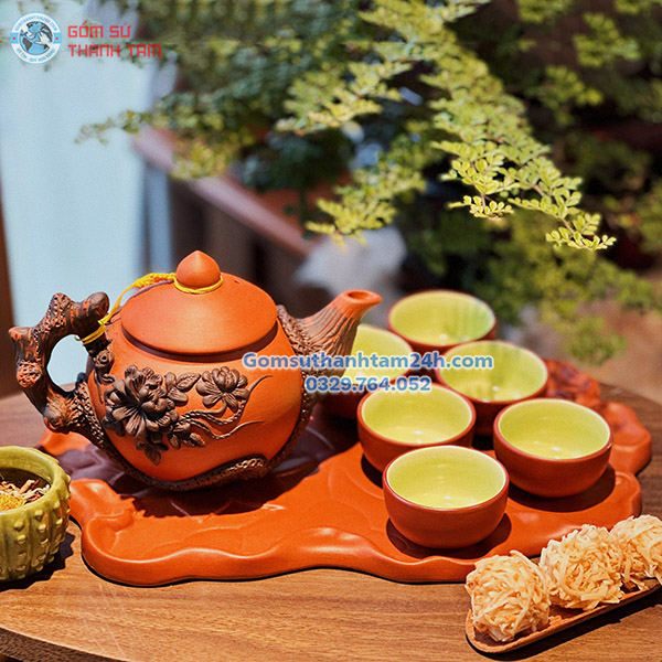 BỘ ẤM CHÉN TỬ SA MEN ĐỎ KHAY DÁNG LÁ SEN TINH TẾ