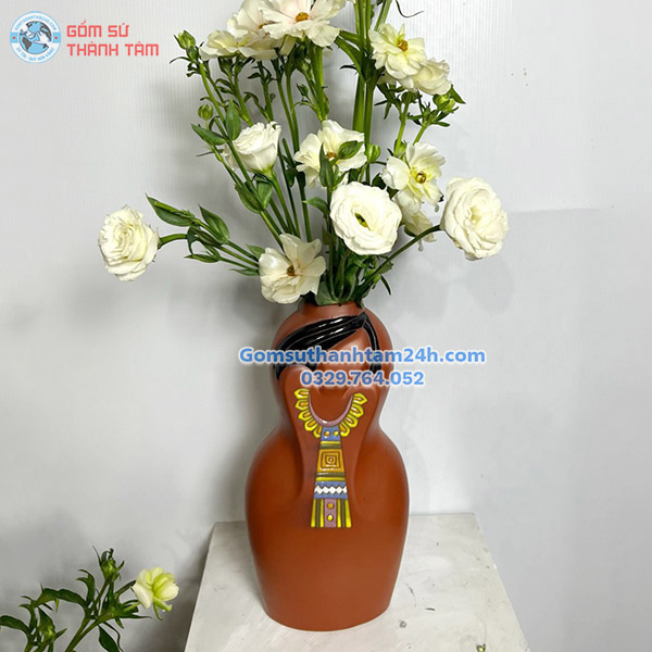 BÌNH HOA GỐM NÂU ĐỎ KIỂU DÁNG NGHỆ THUẬT