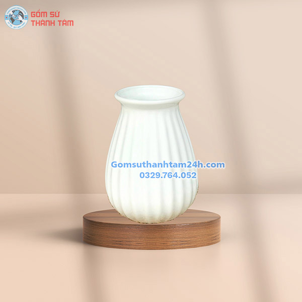 BÌNH HOA MEN TRẮNG KIỂU DÁNG GIỎ CUA ĐỘC ĐÁO