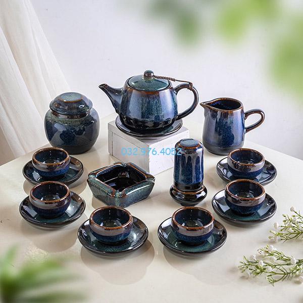 Ấm Chén Hỏa Biến Men Xanh Quai Sứ
