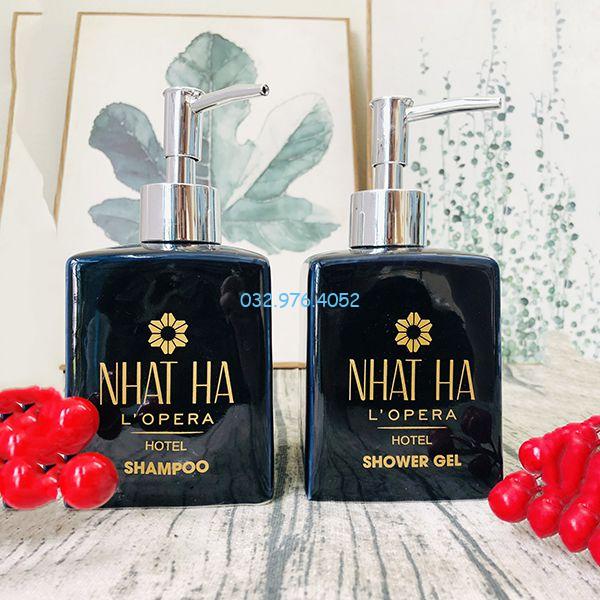 Bình đựng sữa tắm dáng vuông