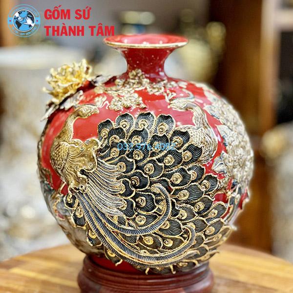 Bình hút lộc màu đỏ công đào đắp nổi vẽ vàng