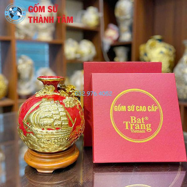 Bình hút lộc màu đỏ thuận buồm xuôi gió đắp nổi dát vàng