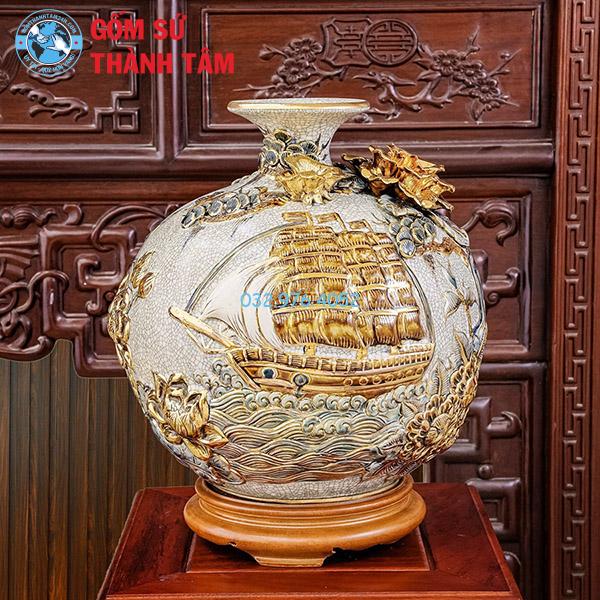 Bình hút lộc men rạn thuận buồm xuôi gió đắp nổi vẽ vàng