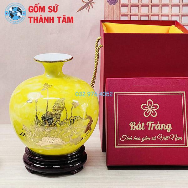Bình hút lộc mệnh thổ hoa sen trơn 24k