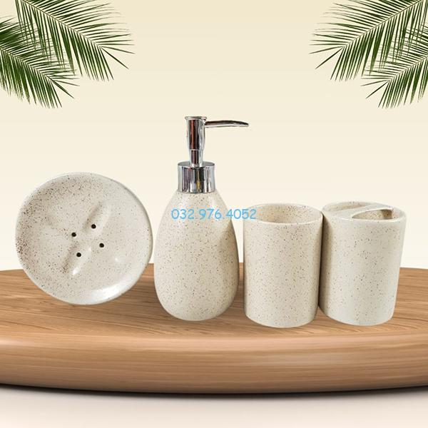Bình xịt phòng tắm dáng boom men kem