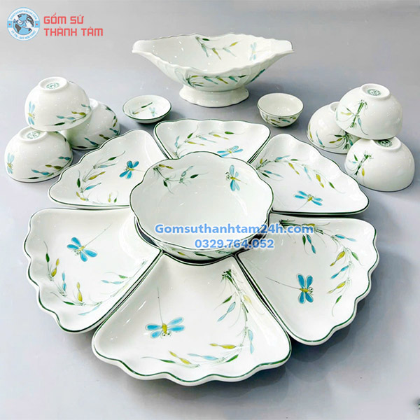 BỘ BÁT ĐĨA THờ CÚNG MẶT TRỜI - MEN TRẮNG HOẠ TIẾT CHUỒN CHUỒN