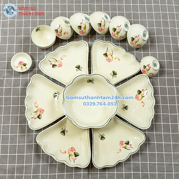 BỘ BÁT ĐĨA THờ CÚNG MẶT TRỜI - NEN KEM HOẠ TIẾT SEN ĐỎ