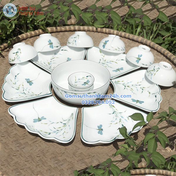 BỘ BÁT ĐĨA THờ CÚNG MẶT TRỜI - MEN TRẮNG HOẠ TIẾT CHUỒN CHUỒN