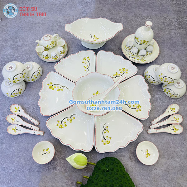 BỘ BÁT ĐĨA THờ CÚNG MẶT TRỜI - MEN TRẮNG HOA SEN VÀNG