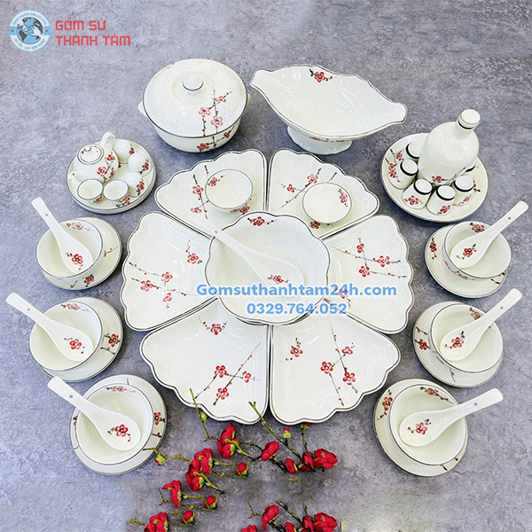 BỘ BÁT ĐĨA THờ CÚNG MẶT TRỜI - MEN TRẮNG HOẠ TIẾT HOA ĐÀO ĐỎ