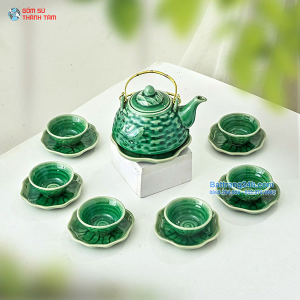 BỘ ẤM CHÉN KIỂU DÁNG ĐỘC ĐÁO HOẠ TIẾT ĐẸP MẮT