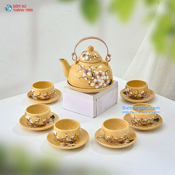 BỘ ẤM CHÉN KIỂU DÁNG ĐỘC ĐÁO HOẠ TIẾT ĐẸP MẮT