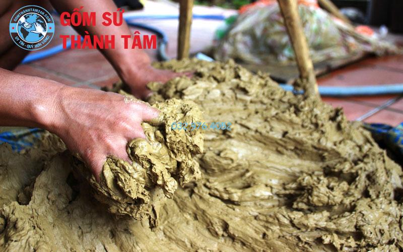 Đất sét làm gốm được biết tới là một loại đất đặc biệt