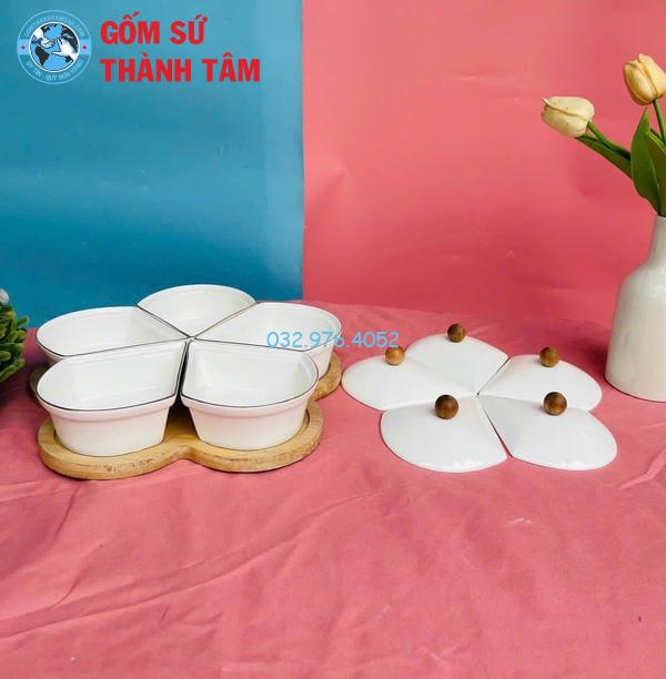 Khay đựng mứt kẹo hoa mai vàng kim