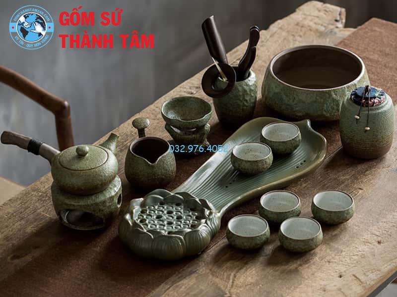 Tách trà thường có kích thước nhỏ, là sản phẩm quan trọng trong bộ trà đạo
