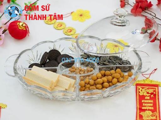 Khay đựng mứt Tết bằng pha lê là một lựa chọn độc đáo và tinh tế