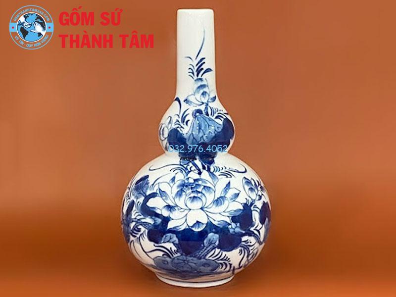 Nậm rượu thờ hoa văn tao nhã