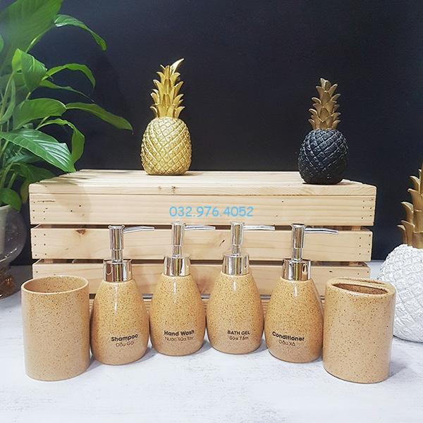 Bình xịt phòng tắm dáng bom men nâu tiêu