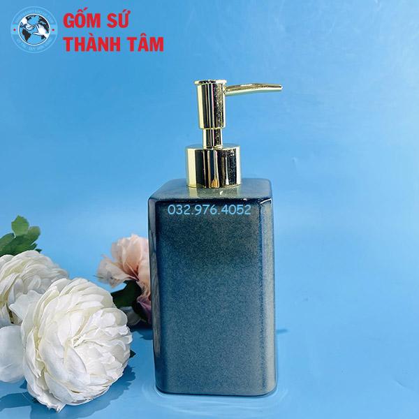 Bình xịt phòng tắm xanh dáng vuông