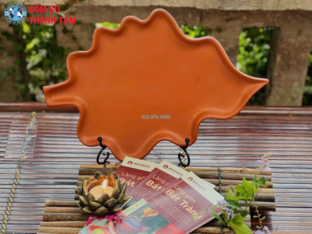 Khay sứ đỏ hình khác