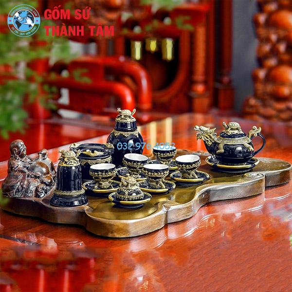 Ấm chén bọc đồng là gì?