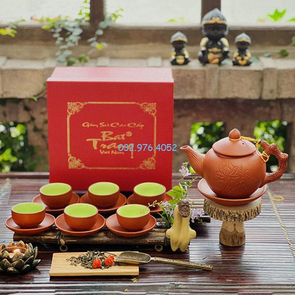 Ấm Tử Sa Dáng Tròn Khắc Trúc