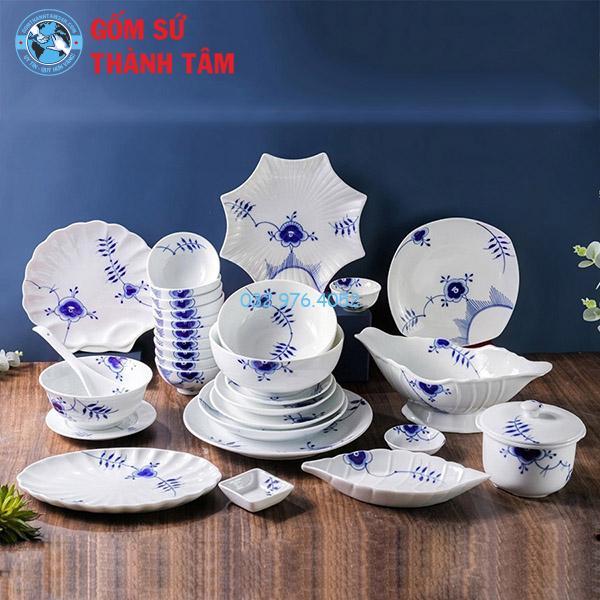 Bát đĩa men trắng vẽ hoa xanh lam