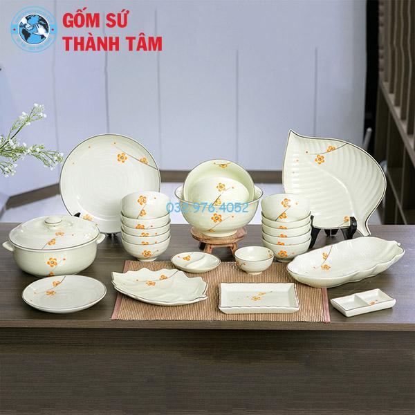 Bát đĩa men trắng vẽ tay hoa mai men kem