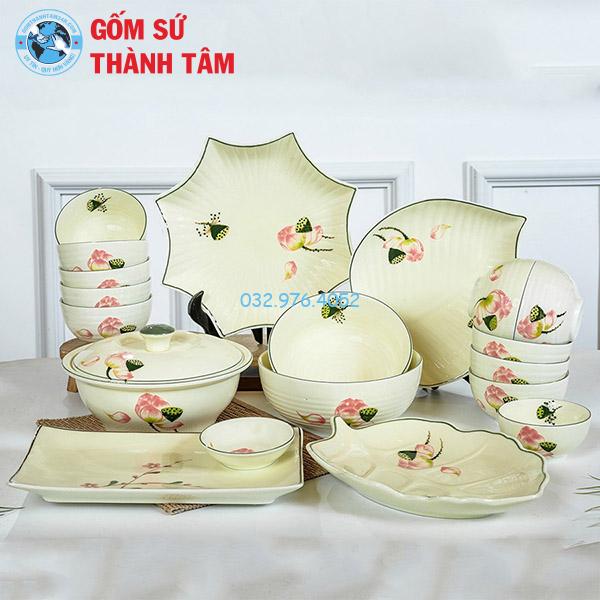 Bát đĩa men trắng vẽ tay hoa sen men kem