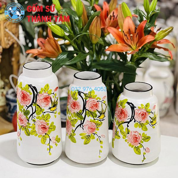 Bình hoa vẽ hoa văn nhiều họa tiết tinh xảo