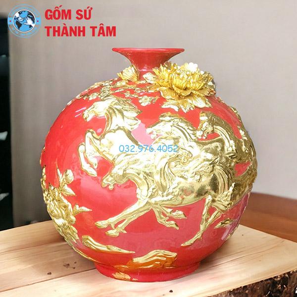 Bình hút lộc màu đỏ mã đáo thành công đắp nổi dát vàng