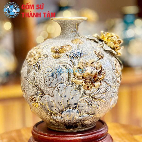 Bình hút lộc men rạn hoa sen đắp nổi vẽ vàng