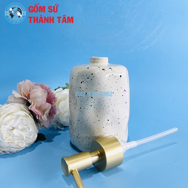 Bình xịt phòng tắm dáng ovan