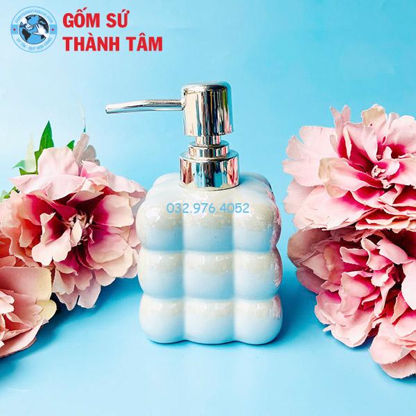 Bình xịt phòng tắm mem dáng vuông
